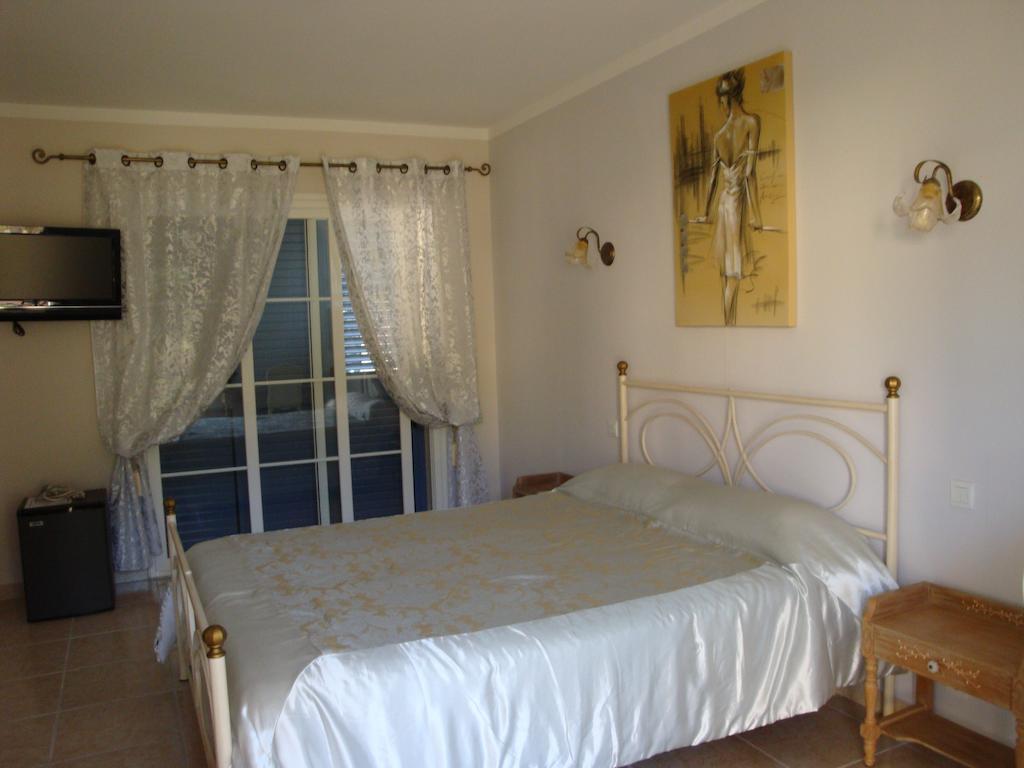 גלריה Hotel Camparellu מראה חיצוני תמונה